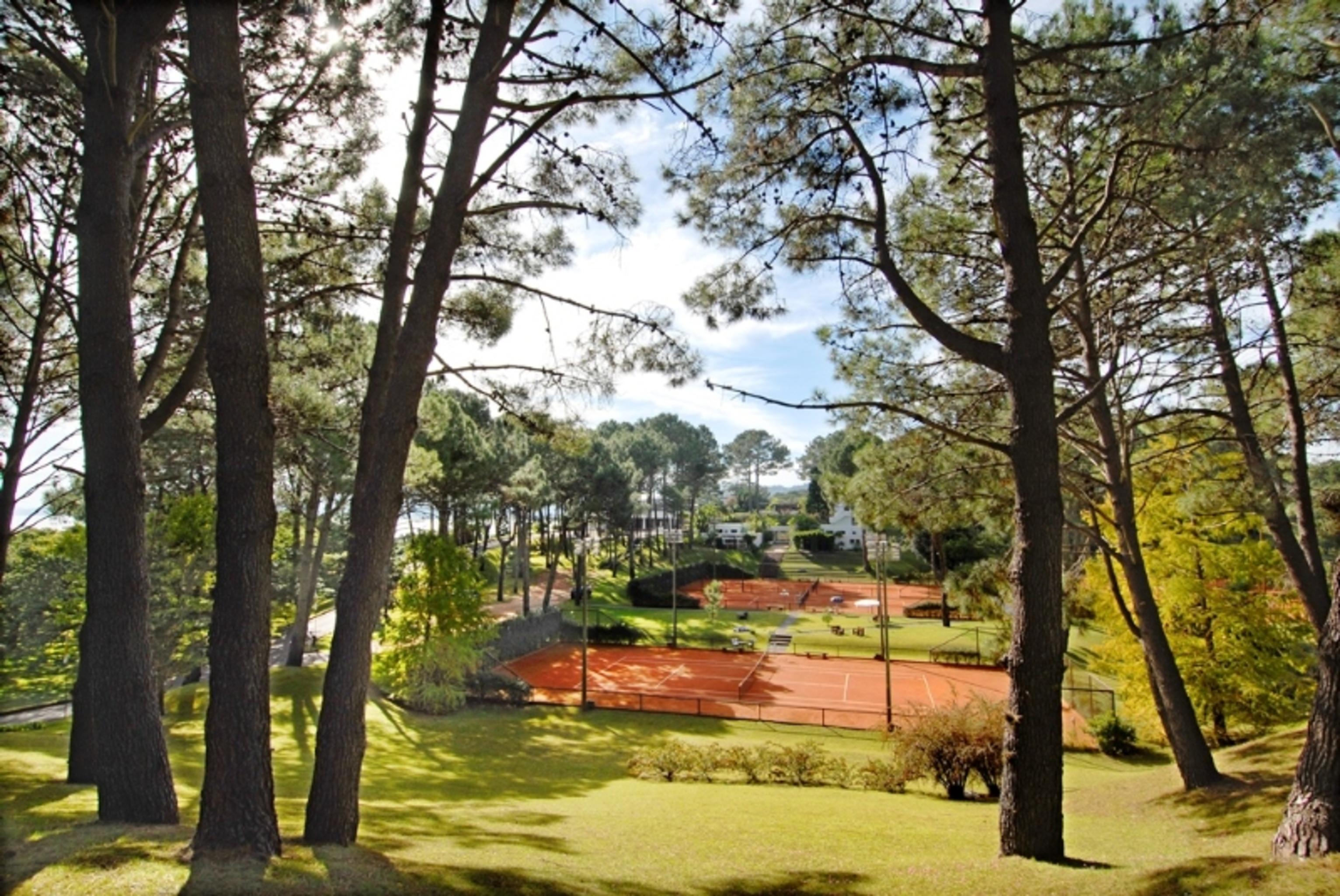 Hotel Del Lago Golf & Art Resort Punta Ballena Exterior photo