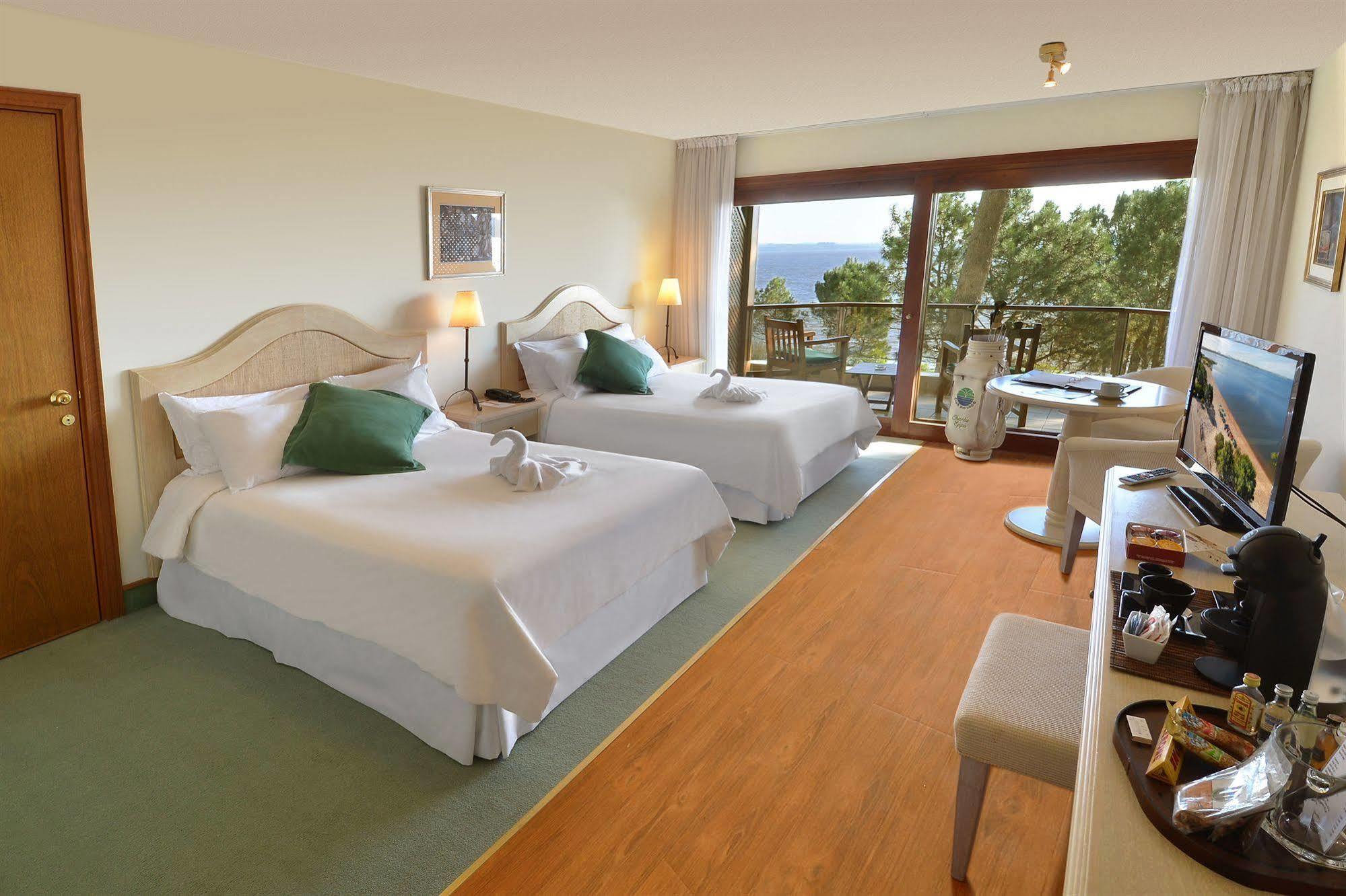 Hotel Del Lago Golf & Art Resort Punta Ballena Exterior photo